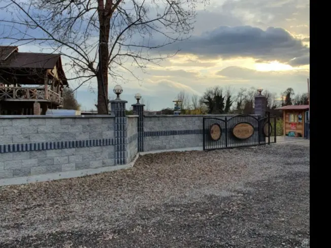 Pirket Kırma Blok Duvar